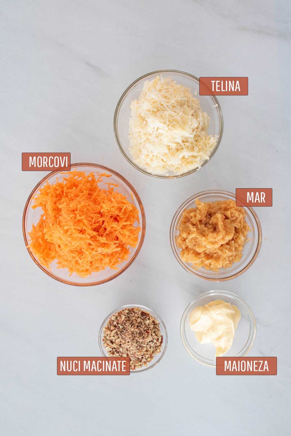 Ingrediente necesare pentru prepararea salatei de telina cu morcovi si mar.