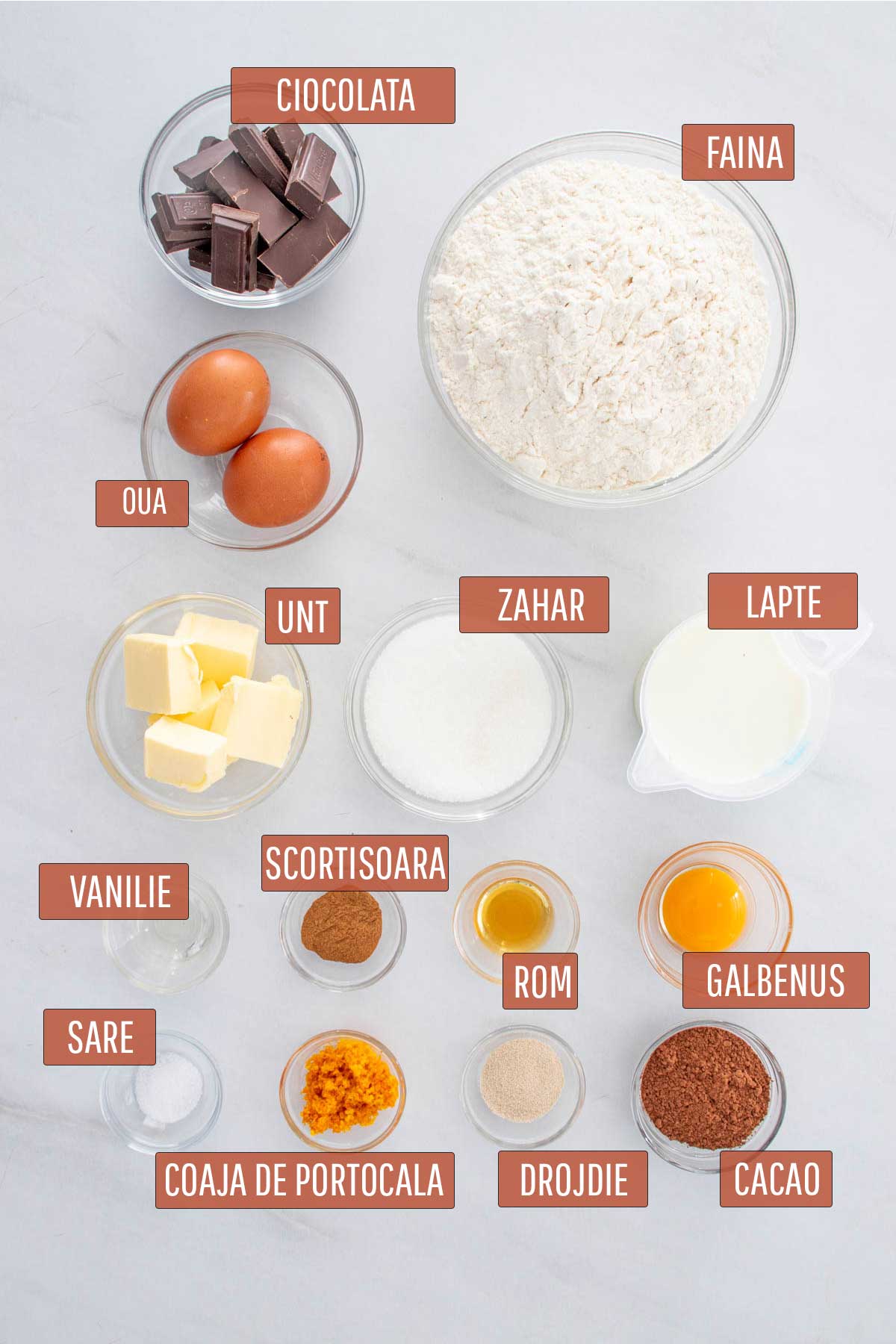 Ingrediente necesare pentru prepararea unei Babka pufoasa.